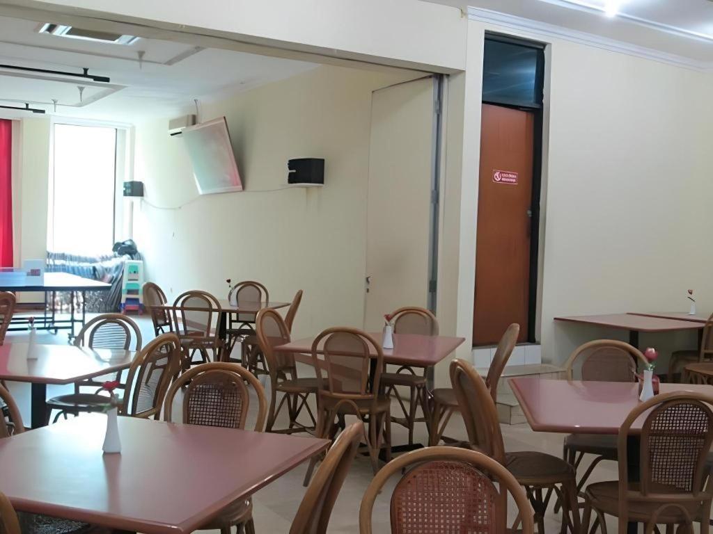 Hotel Lautze Indah Jakarta Exterior photo