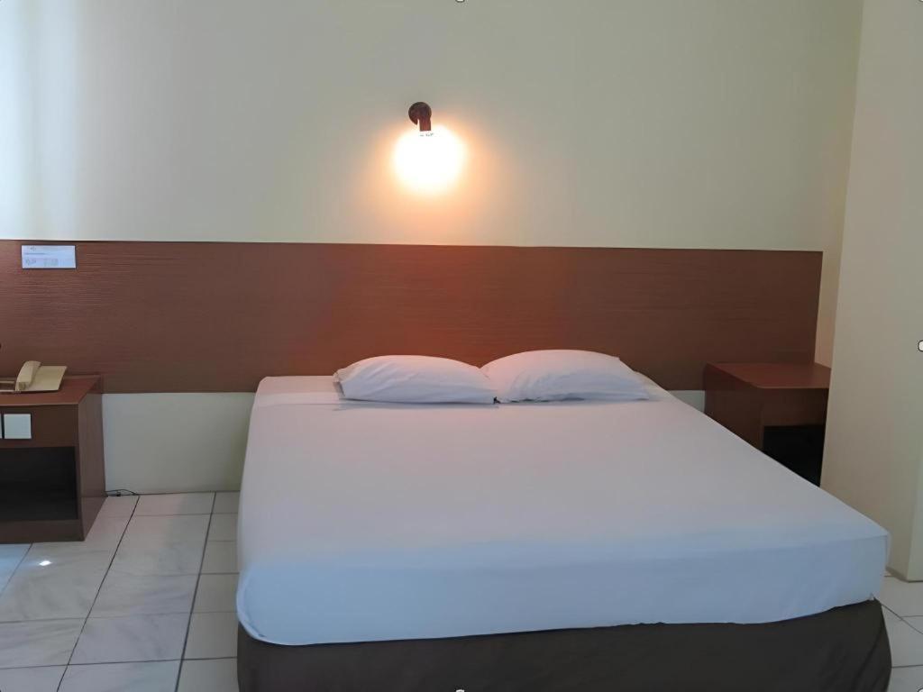 Hotel Lautze Indah Jakarta Exterior photo