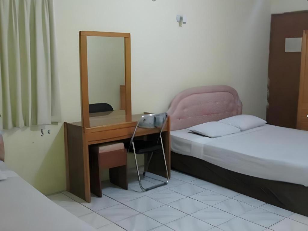Hotel Lautze Indah Jakarta Exterior photo